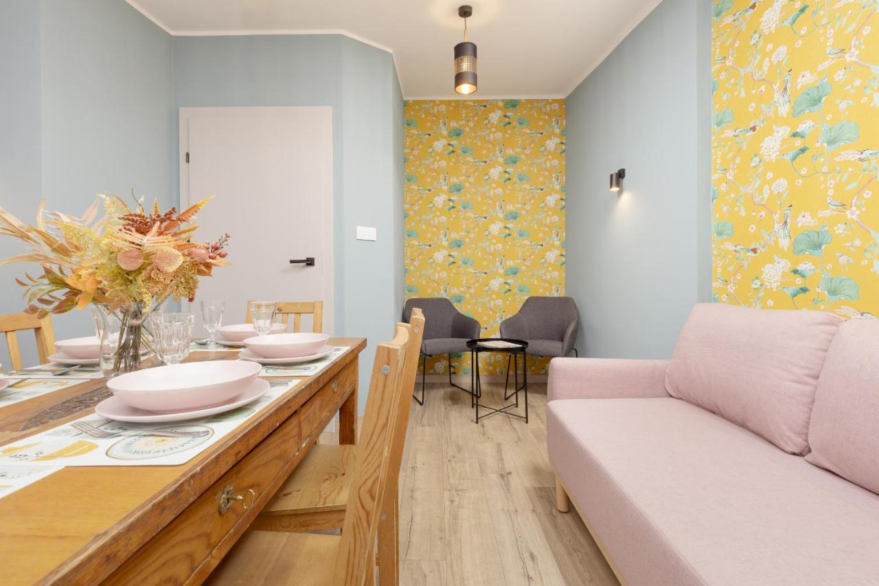 Colorful With Two Bedrooms In Center By Renters Butas *